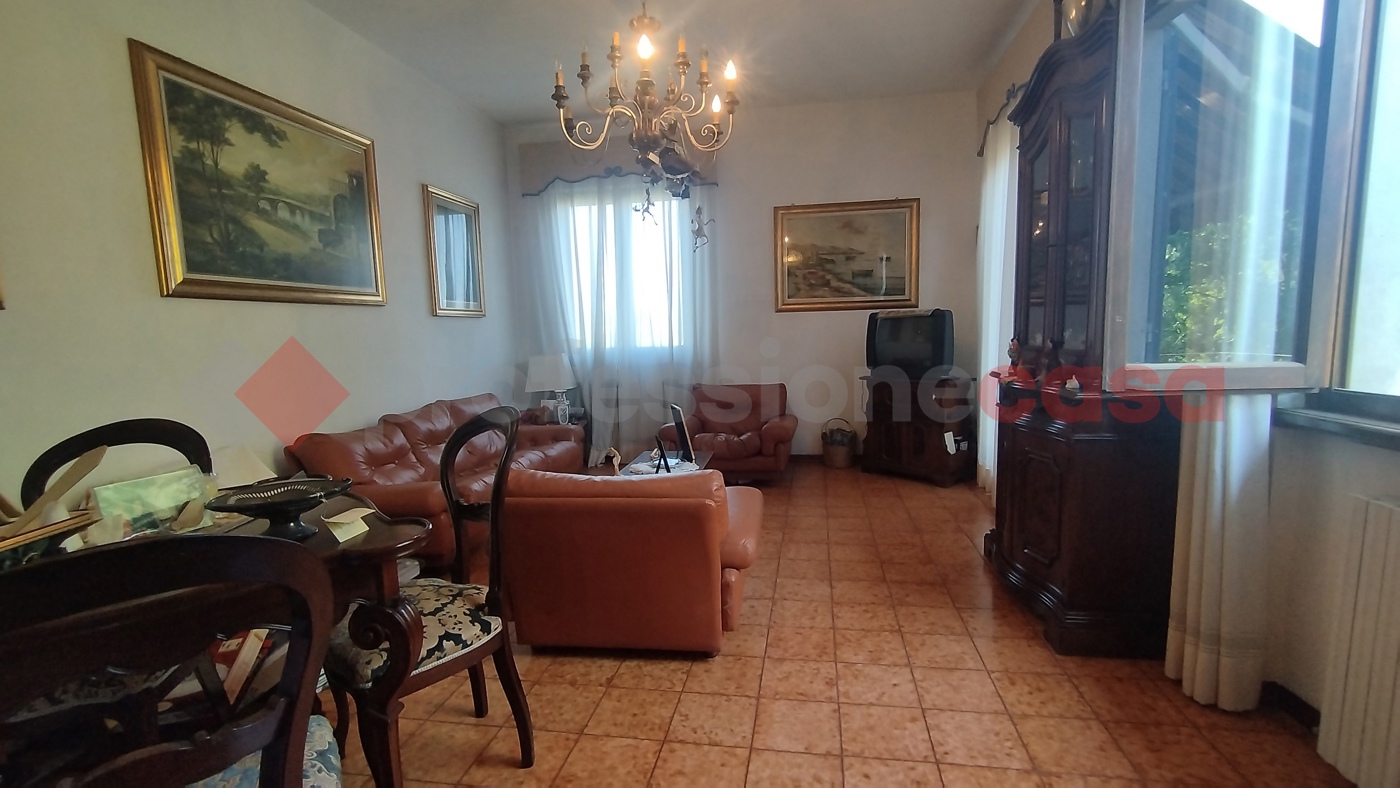 Villa da ristrutturare a Lucca