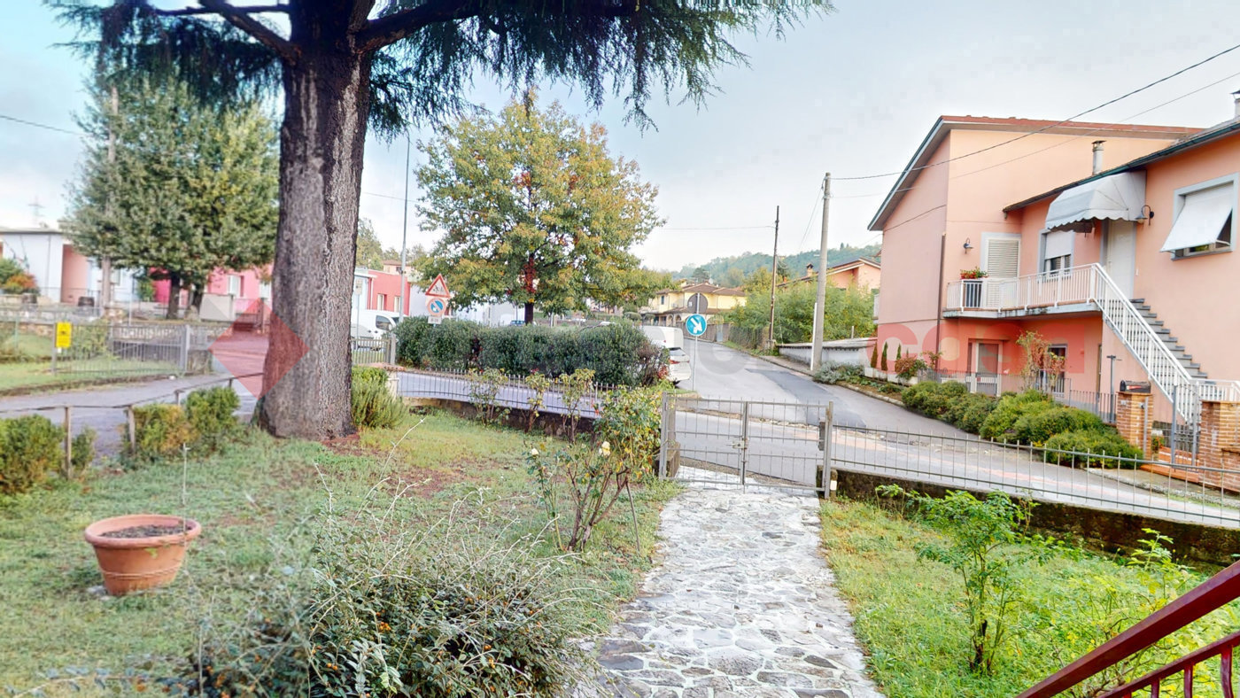 Appartamento con giardino a Coreglia Antelminelli