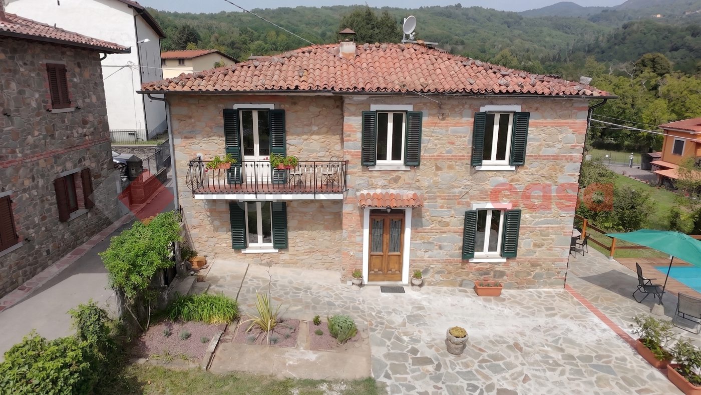 Villa in vendita a Villa Collemandina