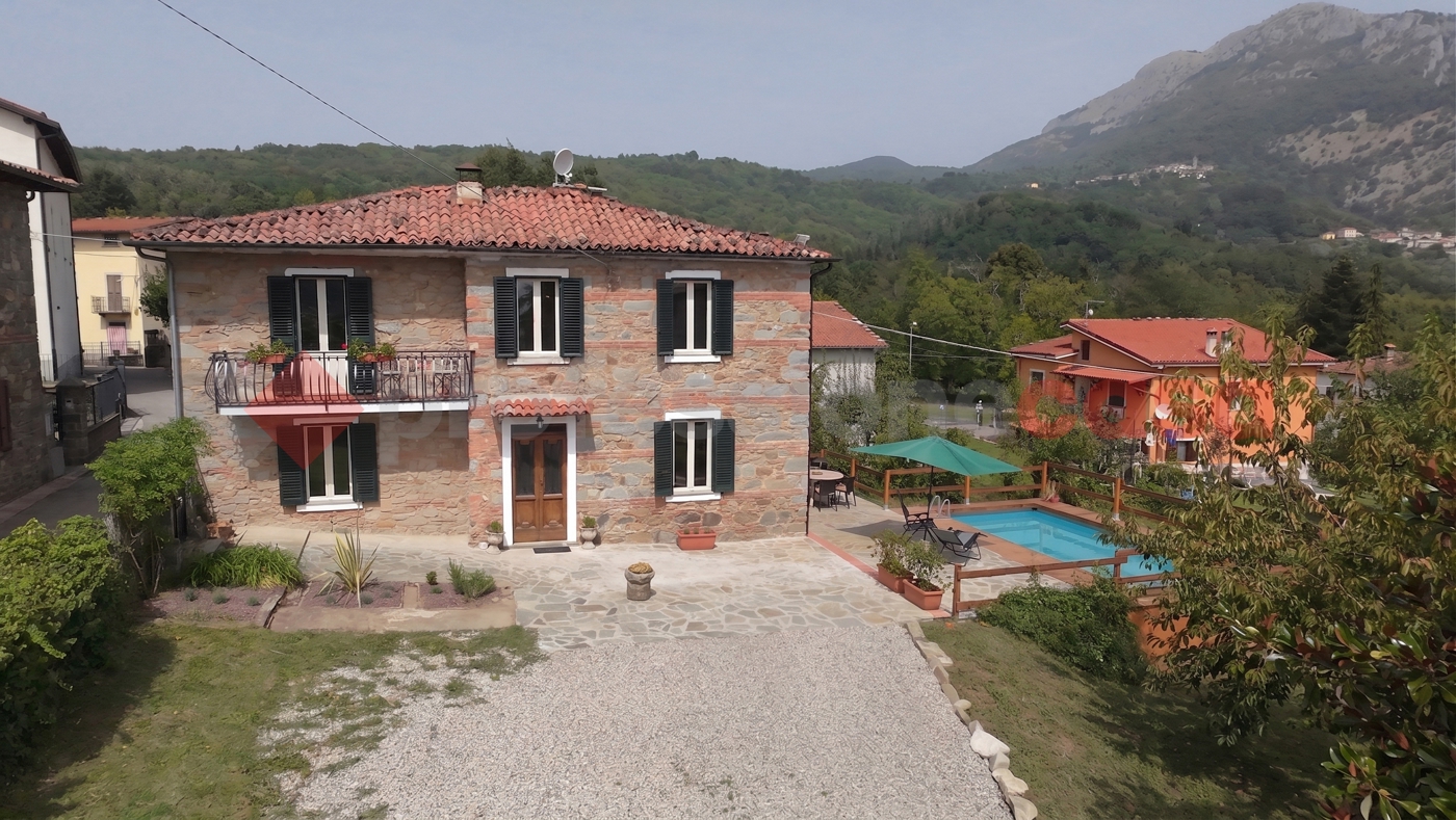 Villa in vendita a Villa Collemandina