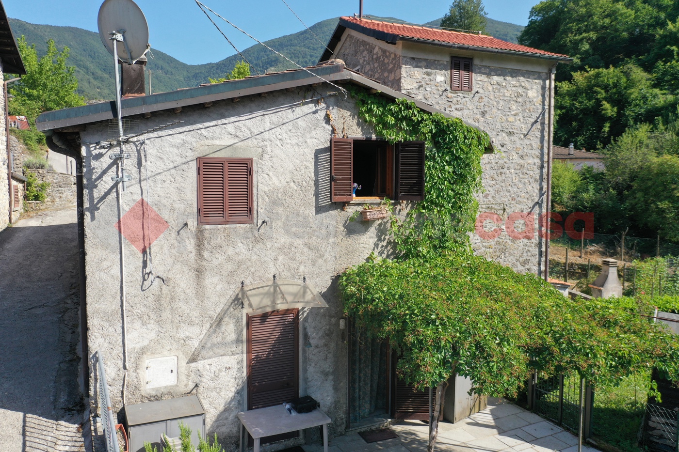 Casa indipendente in vendita a Vagli Sotto