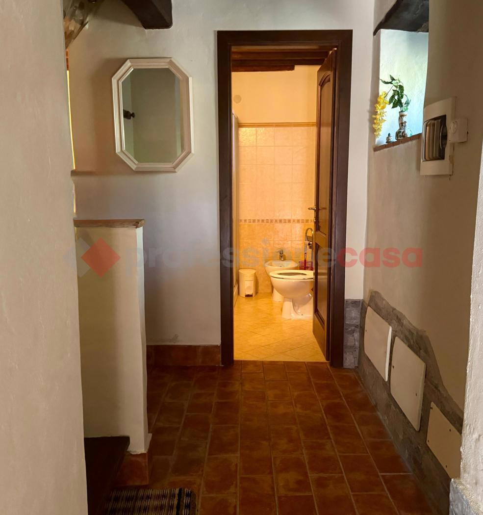 Casa indipendente arredata in affitto a Gallicano