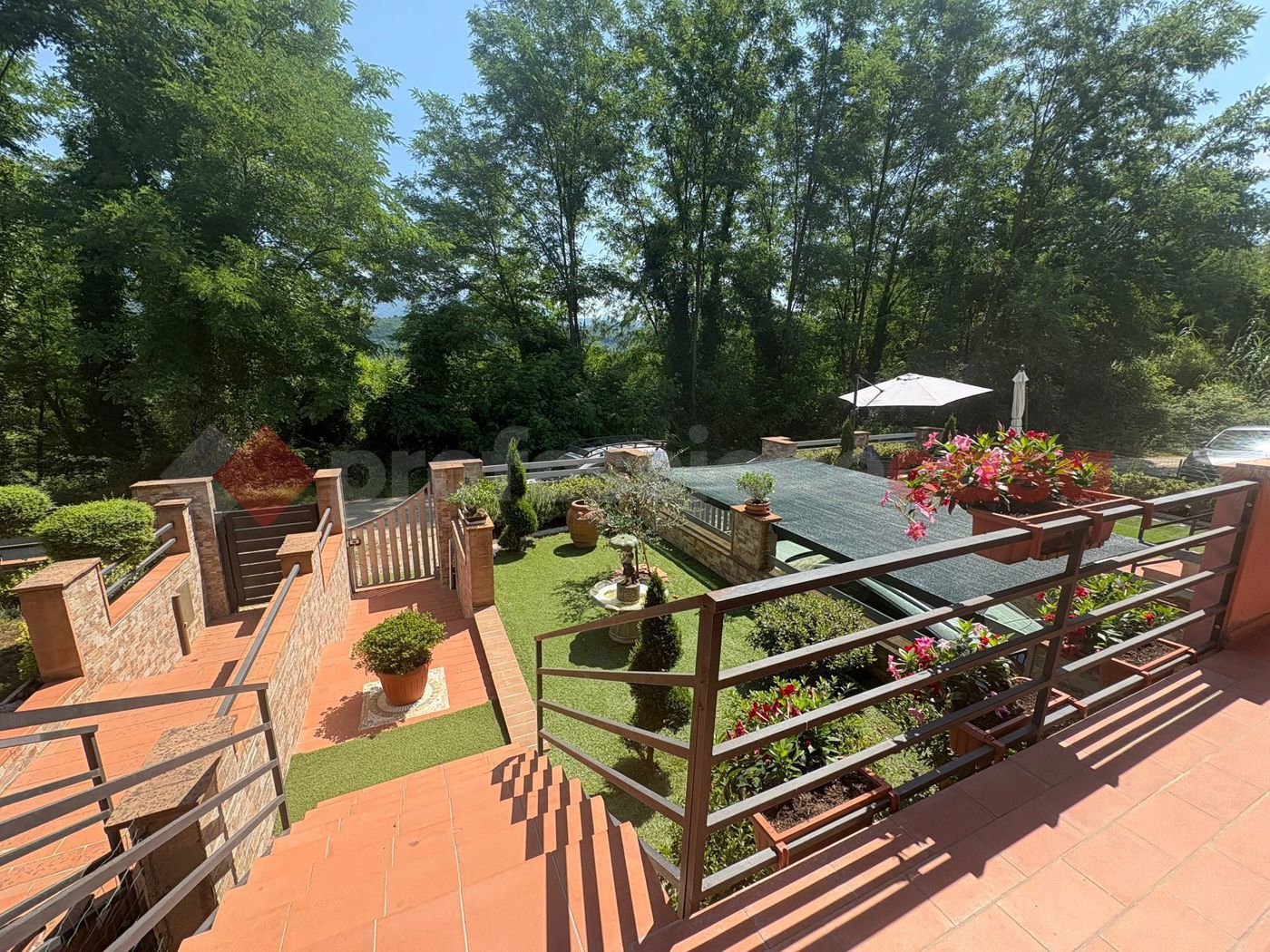 Villa con giardino a Gallicano
