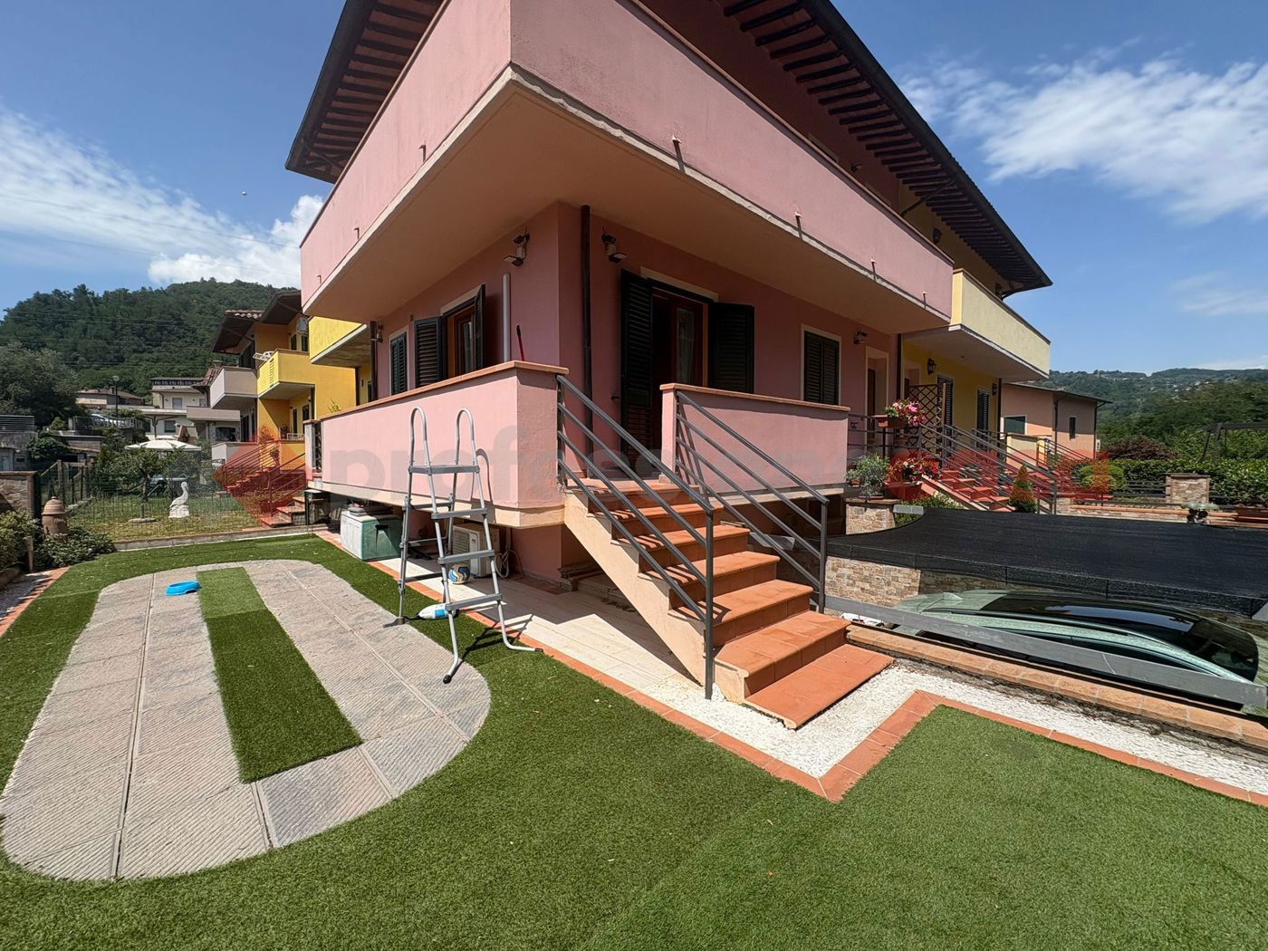 Villa con giardino a Gallicano