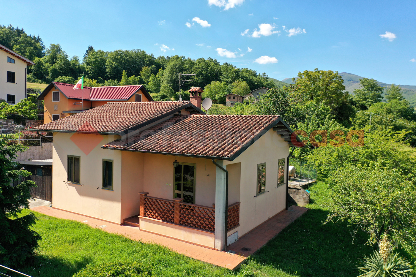 Casa indipendente con giardino a Piazza al Serchio
