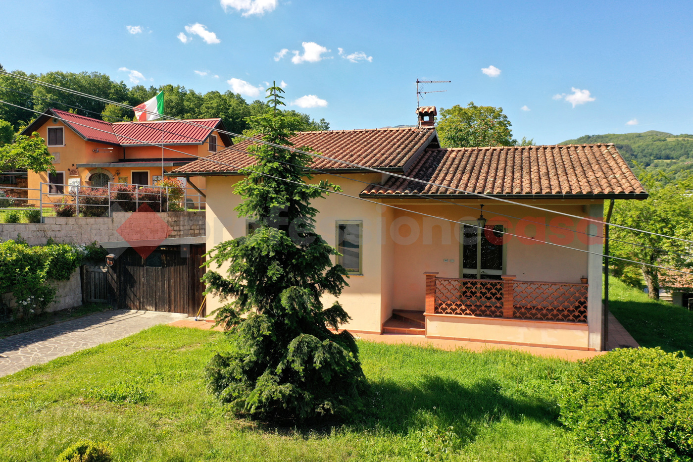 Casa indipendente con giardino a Piazza al Serchio