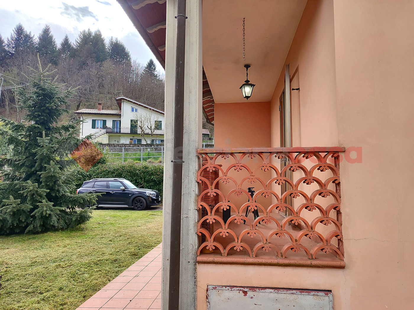 Casa indipendente con giardino a Piazza al Serchio