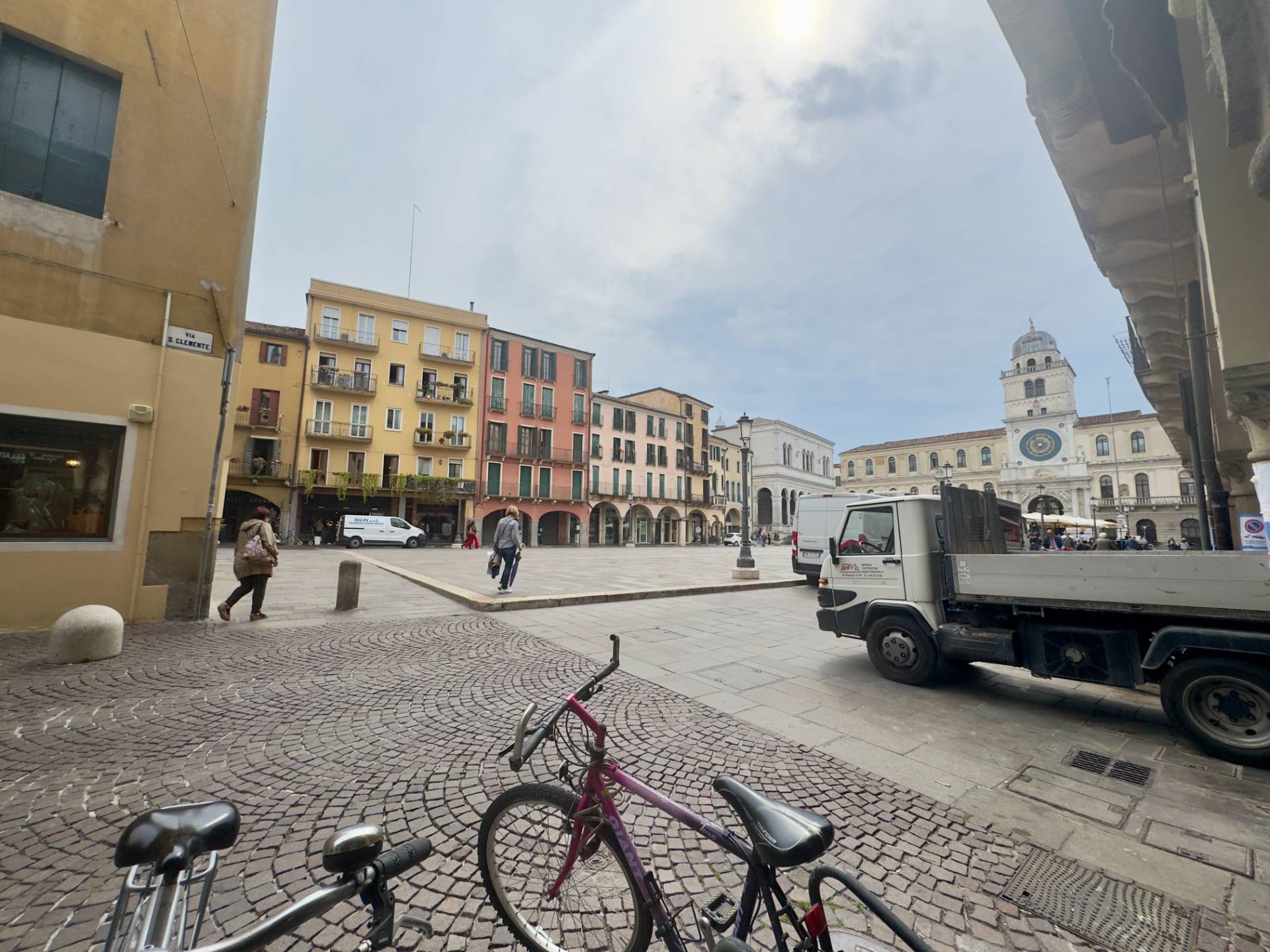 Negozio in affitto a Padova, PIAZZE