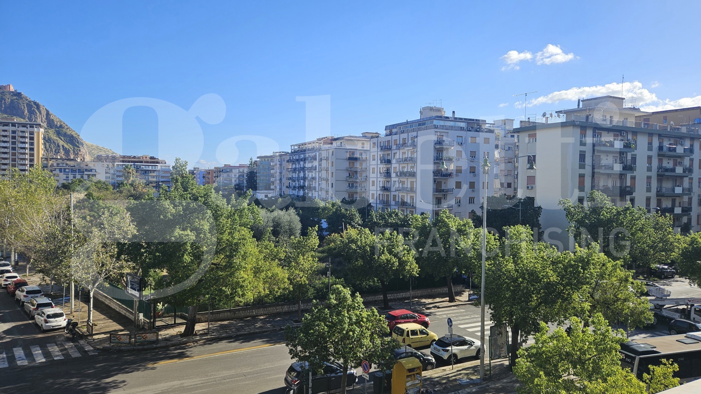 Quadrilocale da ristrutturare a Palermo