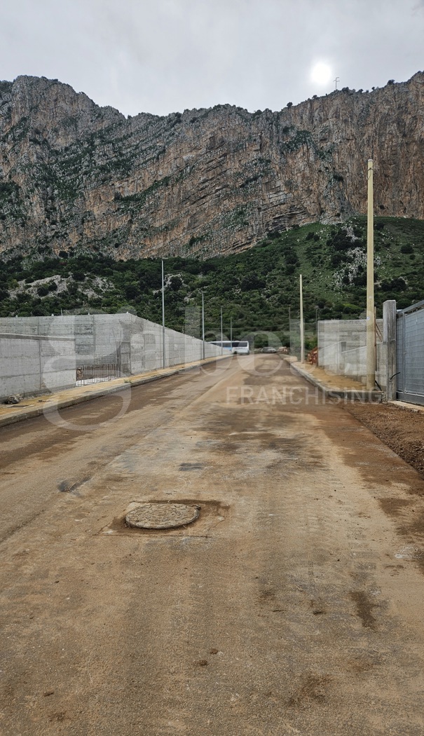 Capannone in affitto a Carini