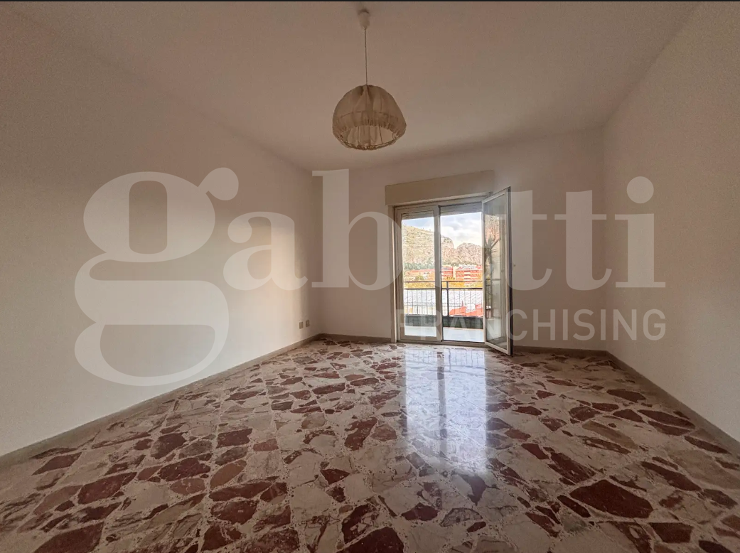 Quadrilocale in affitto a Palermo