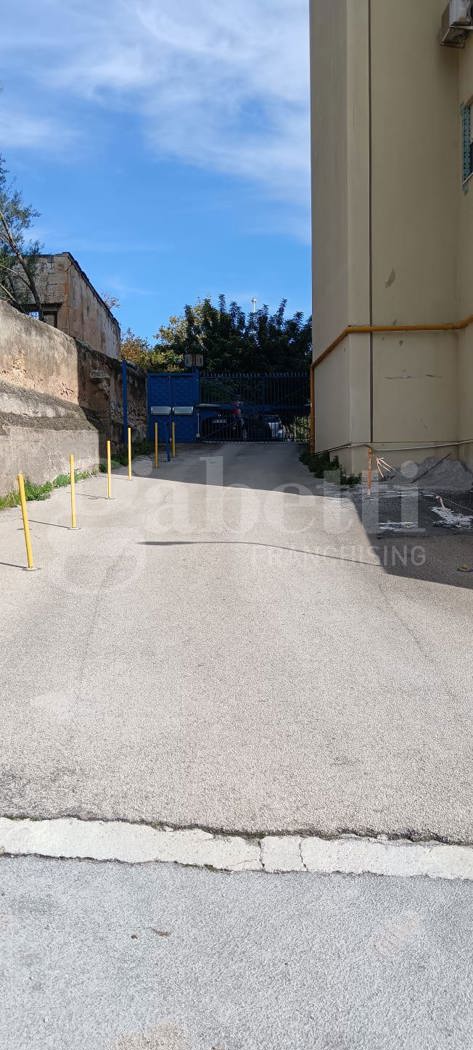 Box/Garage 30mq in vendita a Palermo