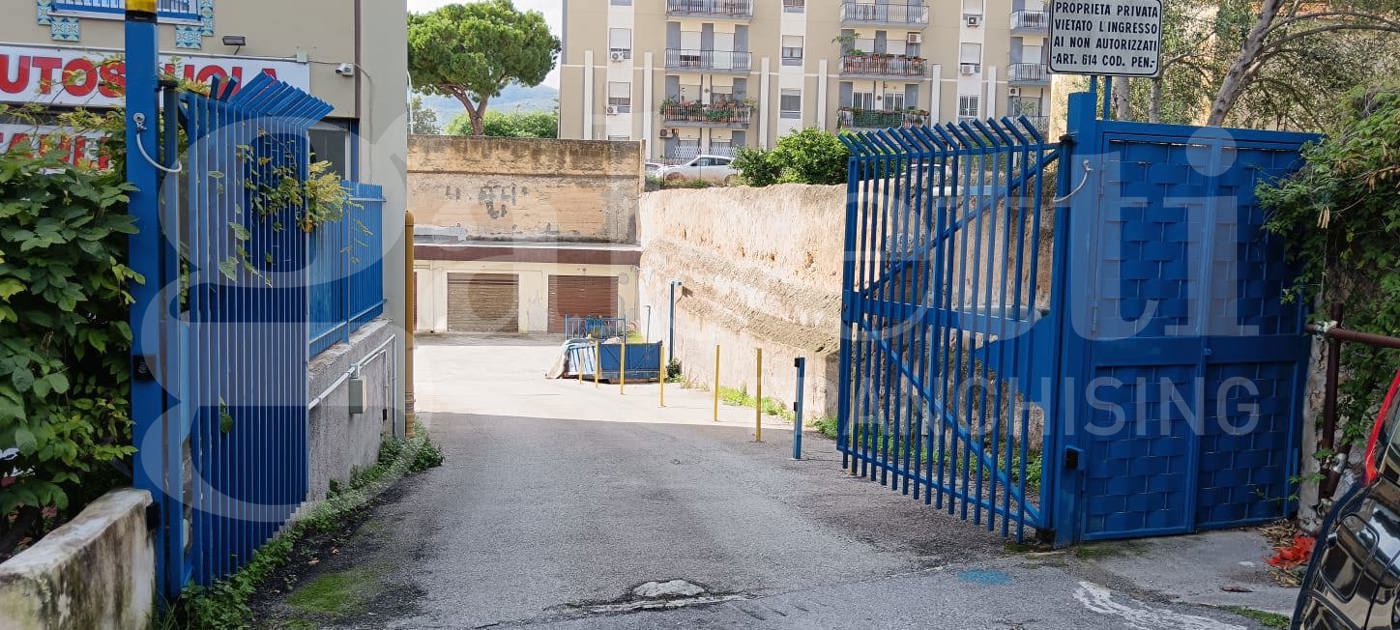 Box/Garage 30mq in vendita a Palermo