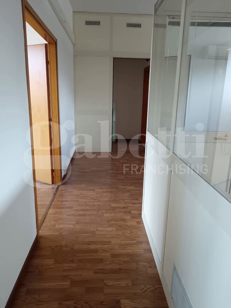 Ufficio con box a Palermo