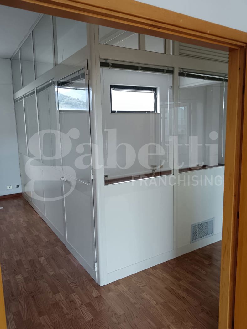 Ufficio con box a Palermo