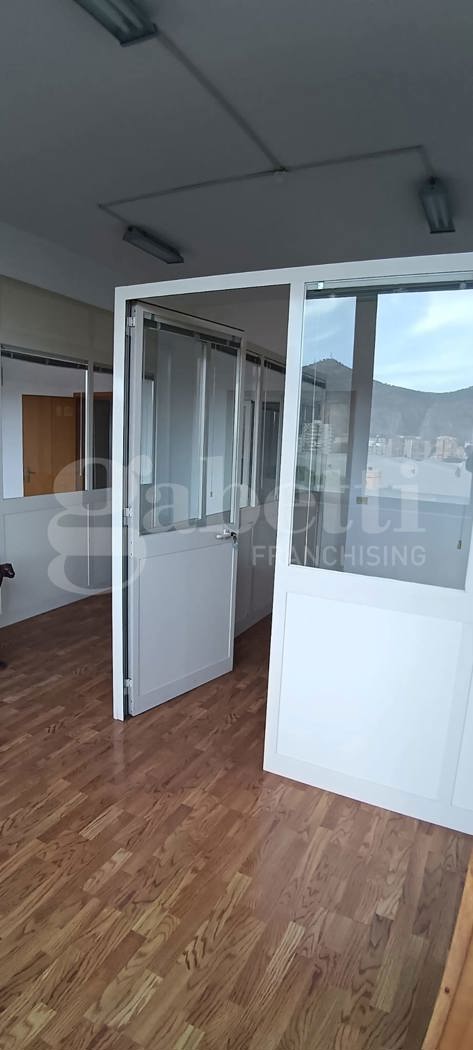 Ufficio con box a Palermo