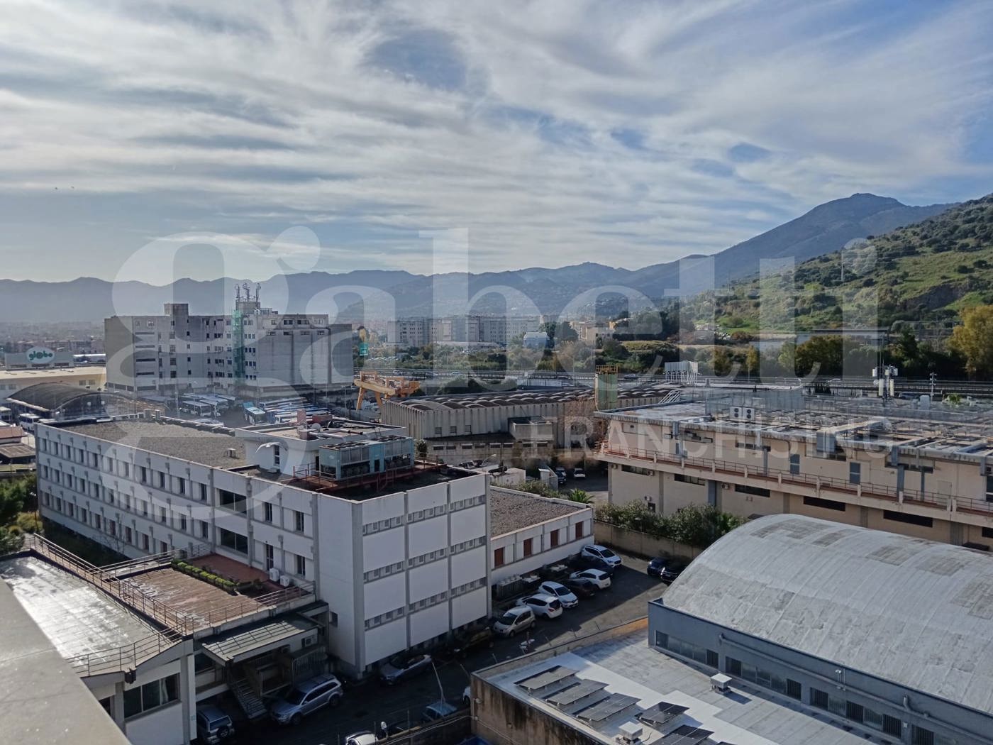 Ufficio con box a Palermo