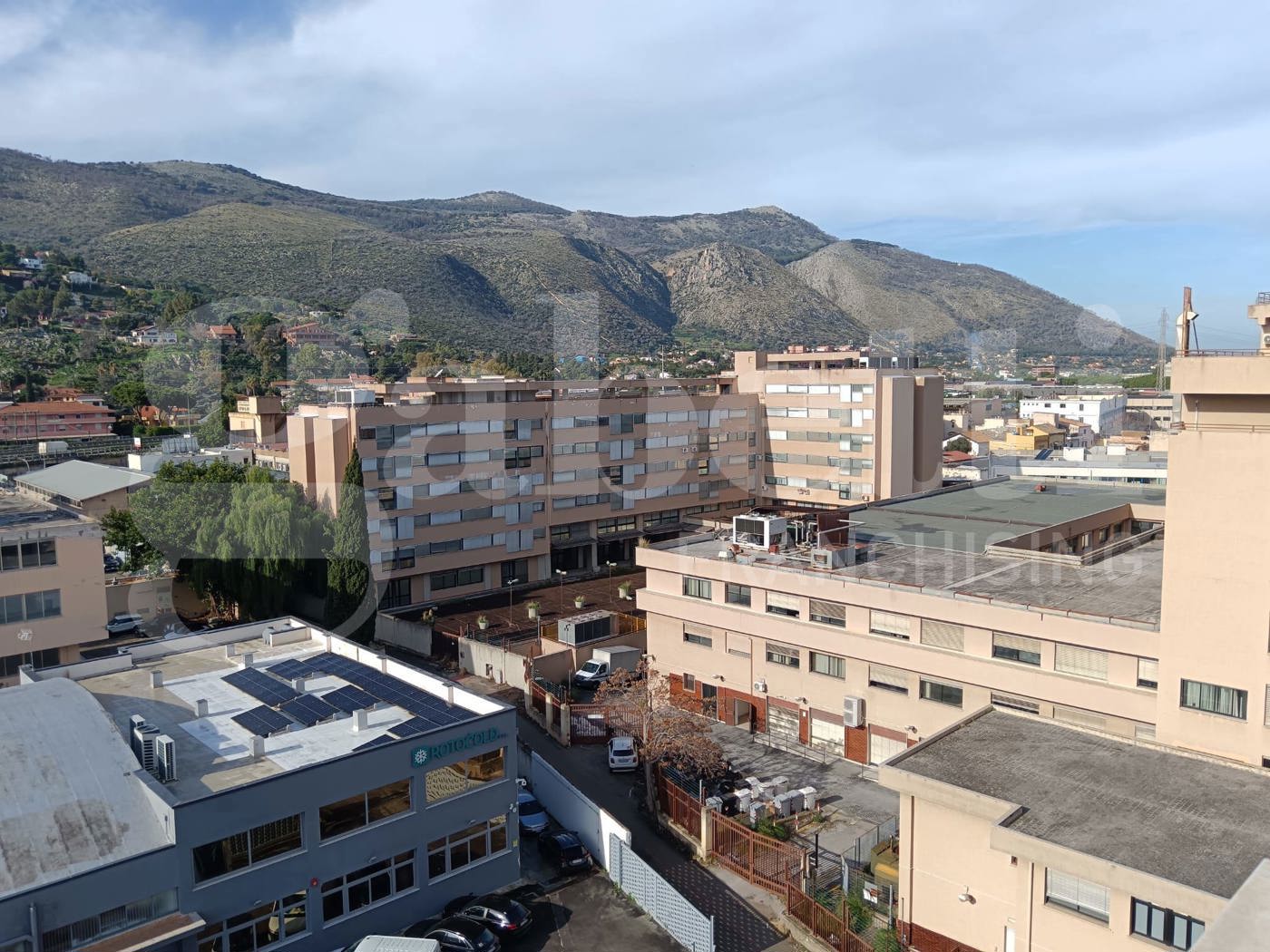 Ufficio con box a Palermo