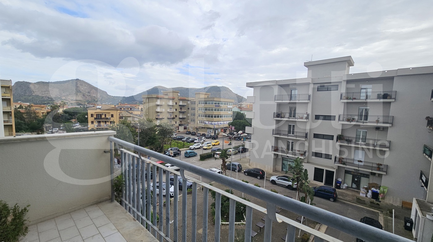 Quadrilocale in vendita a Bagheria