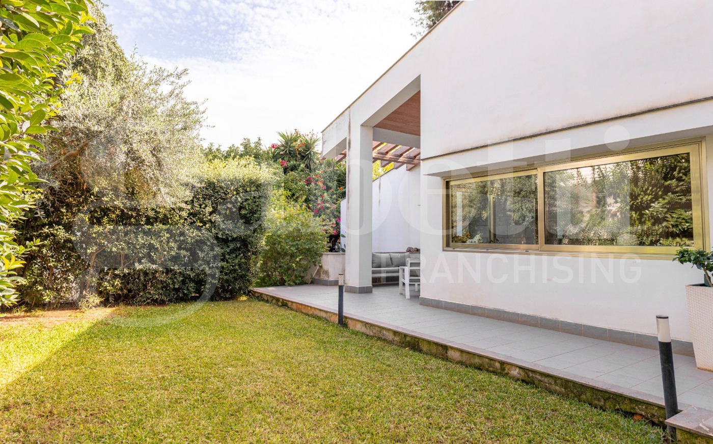 Villa con giardino a Palermo