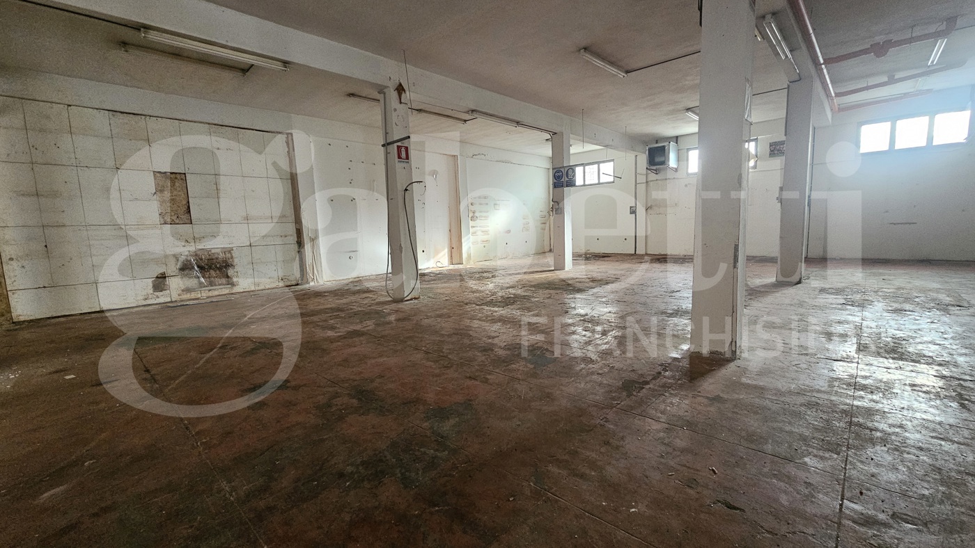 Magazzino in vendita a Palermo