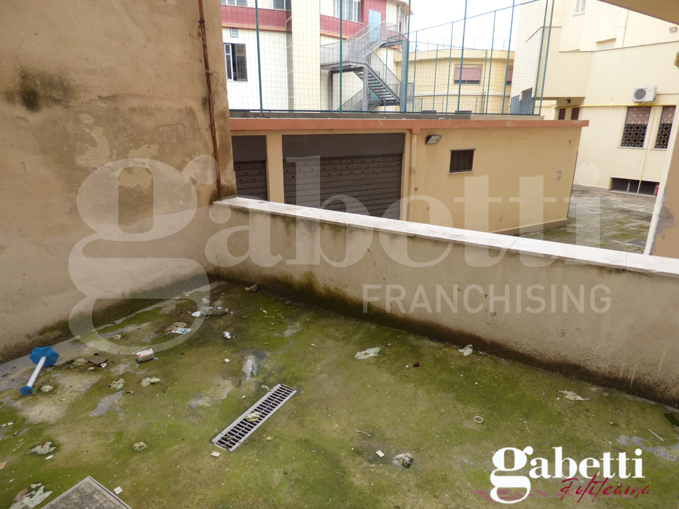 Trilocale da ristrutturare a Palermo
