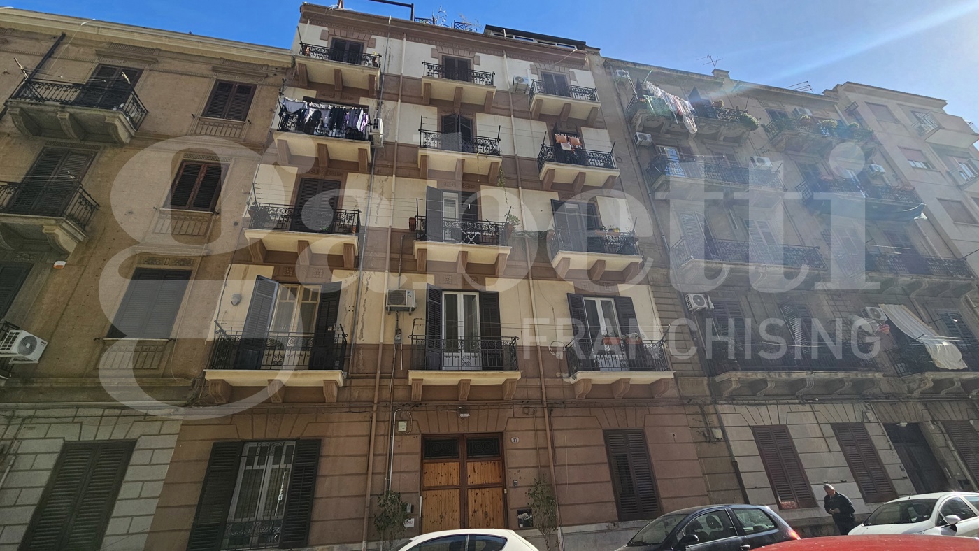 Trilocale arredato in affitto a Palermo