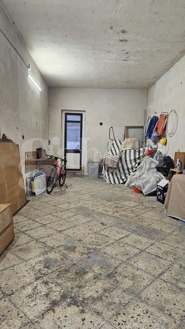 Magazzino in vendita a Palermo