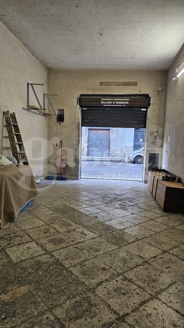 Magazzino in vendita a Palermo