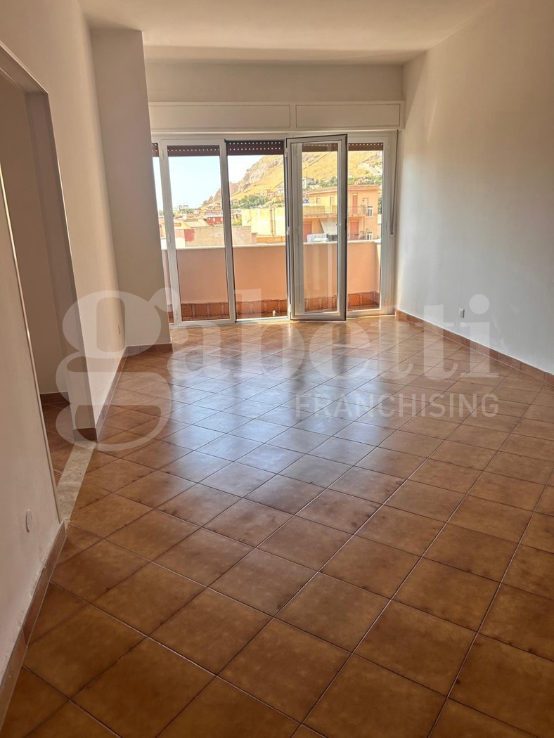 Trilocale ristrutturato a Palermo