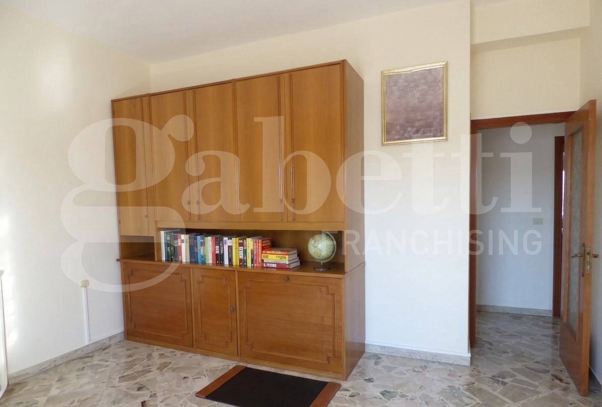Trilocale da ristrutturare a Palermo