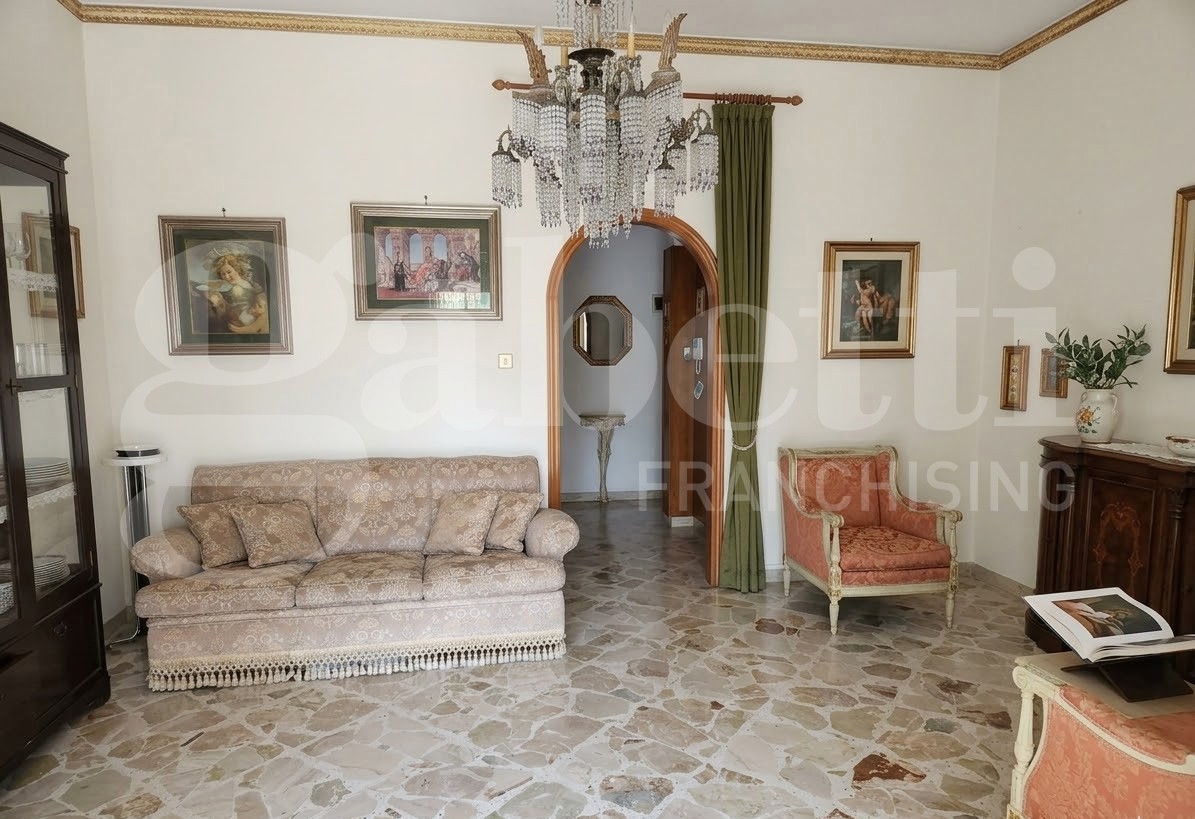 Trilocale da ristrutturare a Palermo