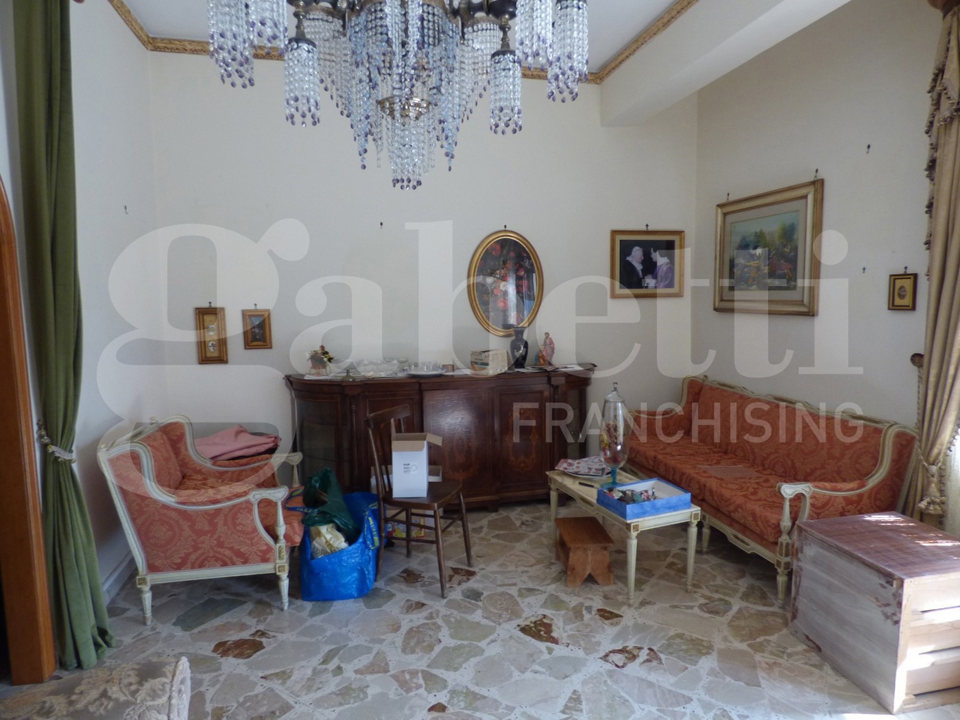 Trilocale da ristrutturare a Palermo