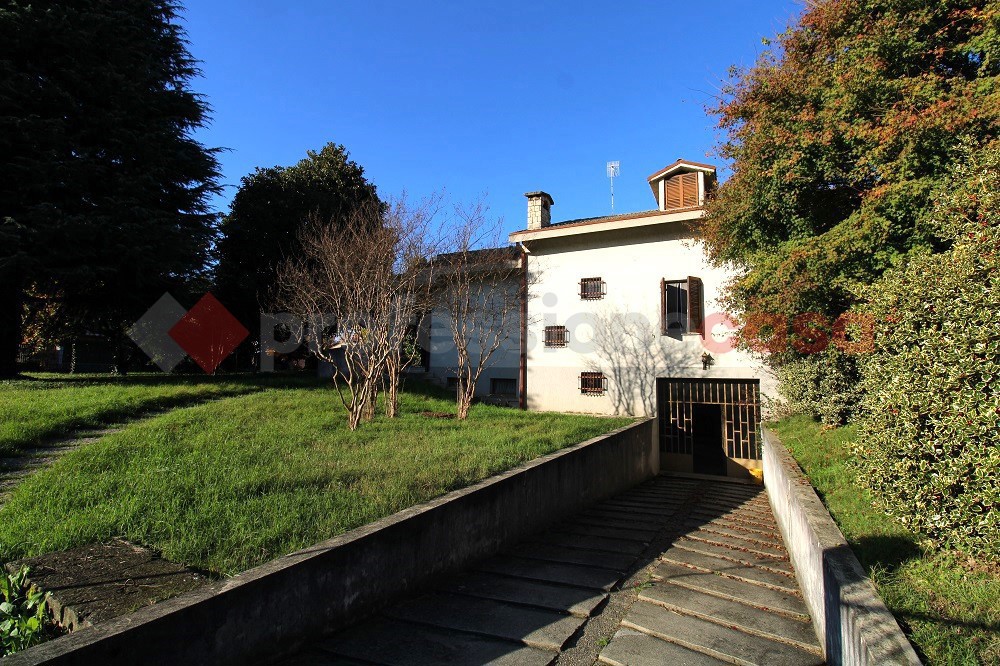 Villa da ristrutturare a Vaprio d'Adda