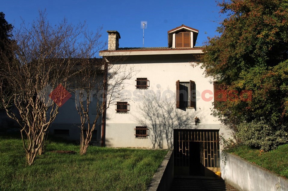 Villa da ristrutturare a Vaprio d'Adda