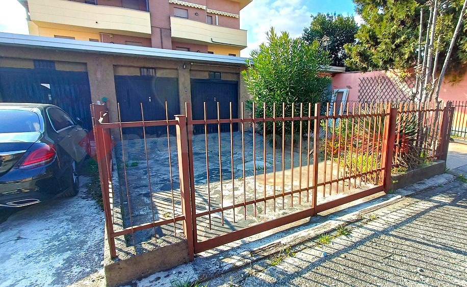 Box/Garage 26mq in vendita a Vaprio d'Adda