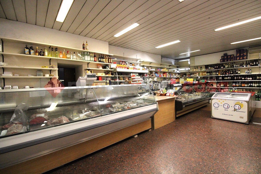 Negozio in vendita a Vaprio d'Adda