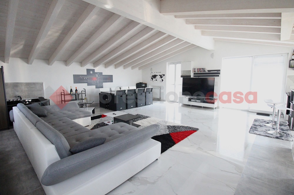 Villa con giardino a Brembate