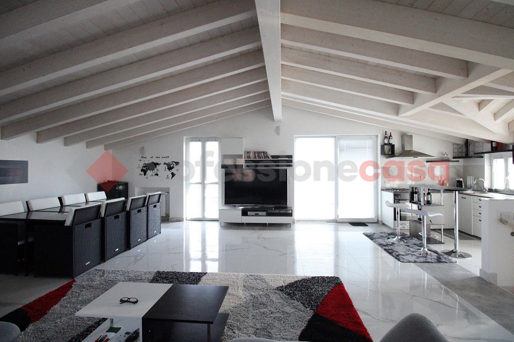 Villa con giardino a Brembate