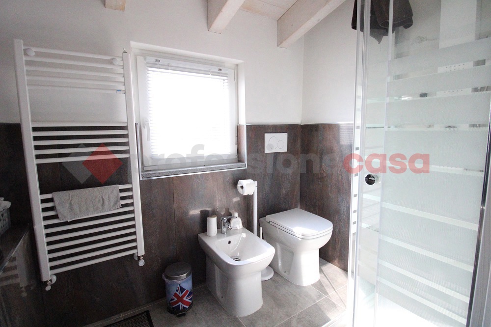 Villa con giardino a Brembate