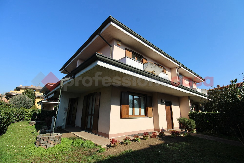 Villa Bifamiliare con giardino a Basiano