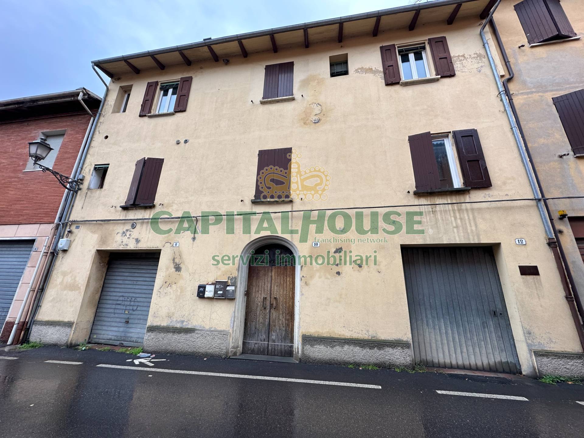 Stabile/Palazzo con box doppio a Castel San Pietro Terme