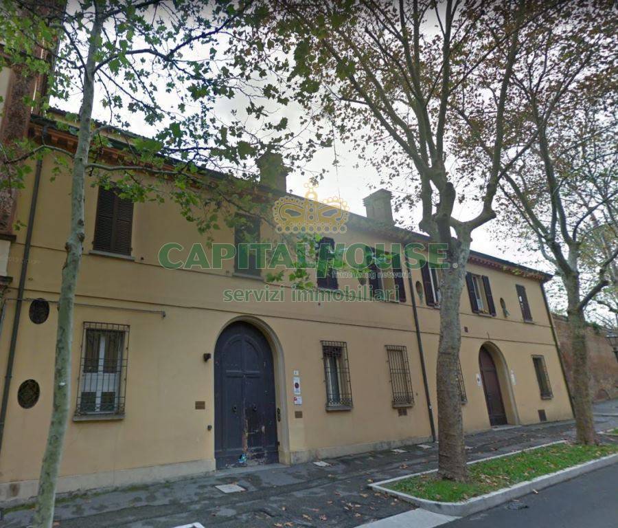 Ufficio in vendita a Imola, Centro