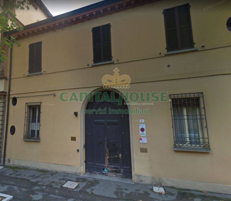 Ufficio in vendita a Imola, Centro