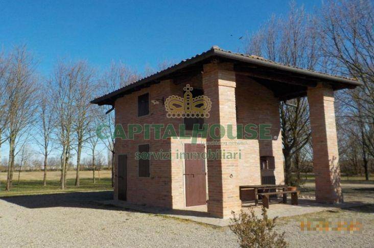 Commerciale in vendita a Bentivoglio, Saletto