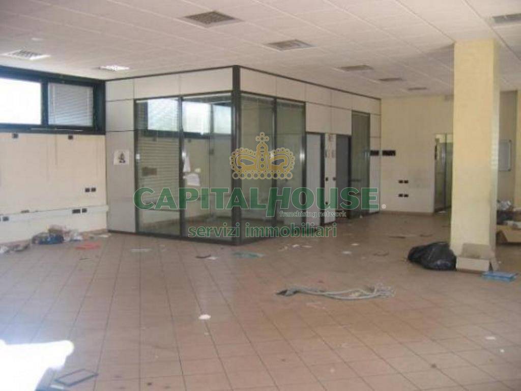 Commerciale in vendita a Bologna