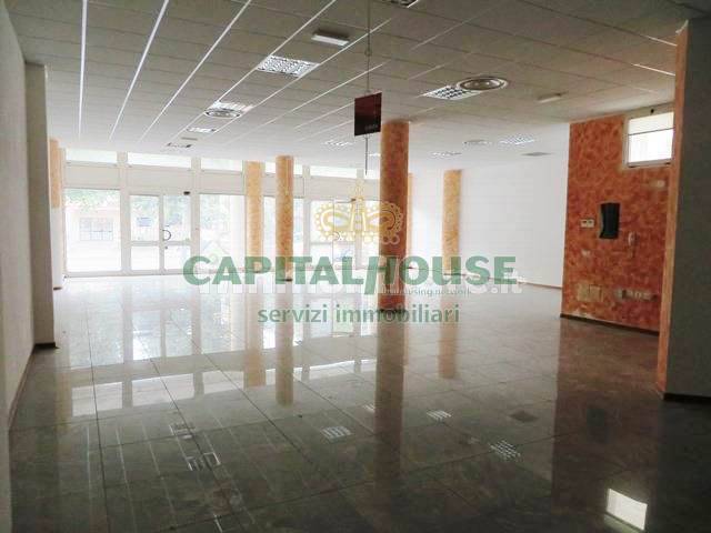 Commerciale in vendita a Rimini, Lagomaggio