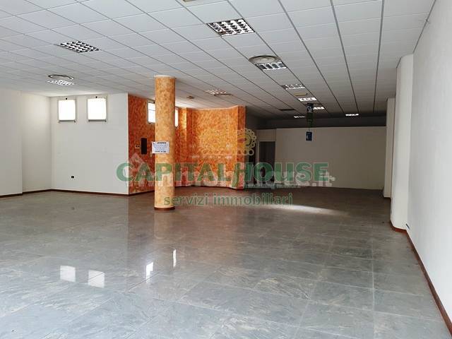 Commerciale in vendita a Rimini, Lagomaggio