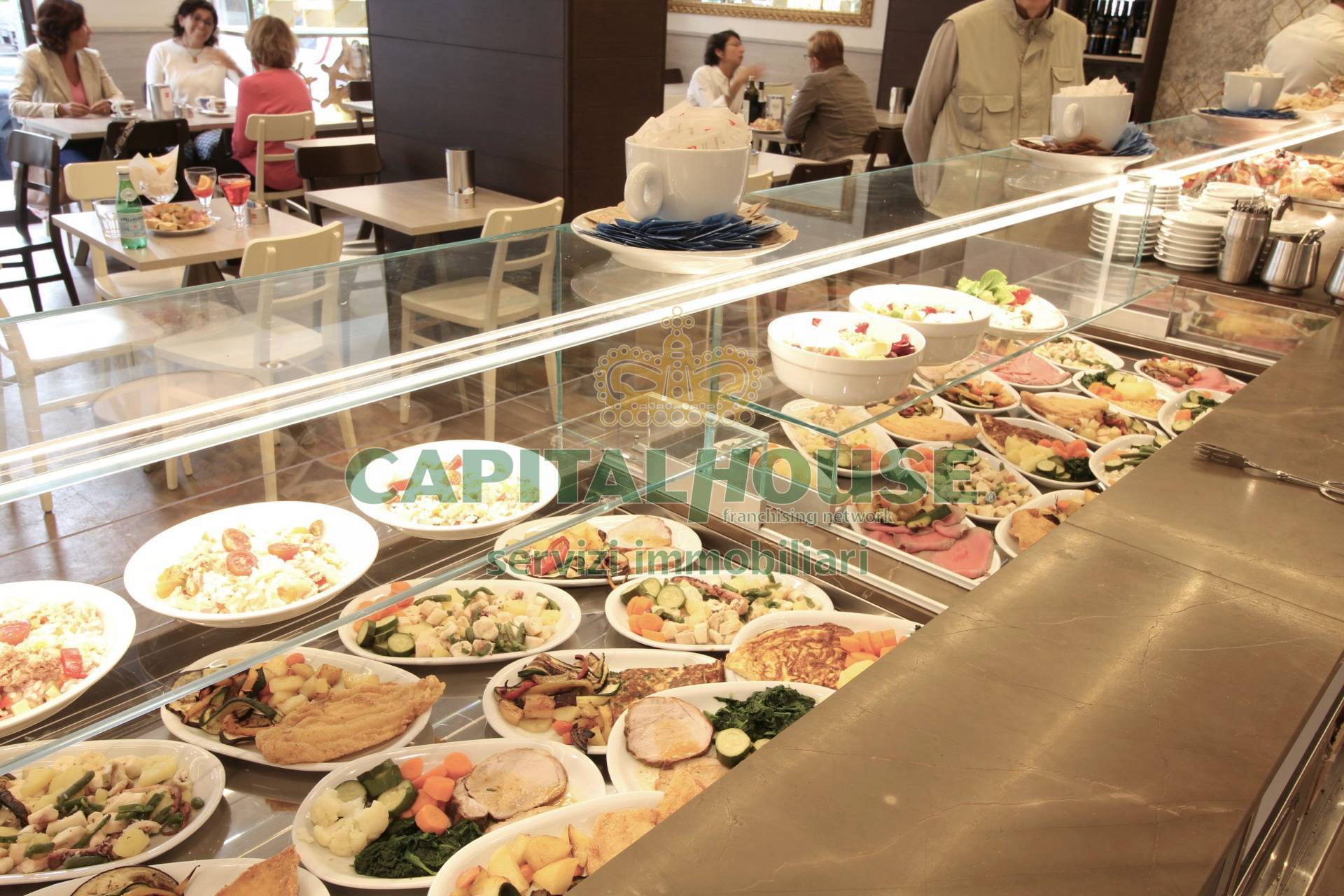 Commerciale in vendita a Bologna, Centro storico