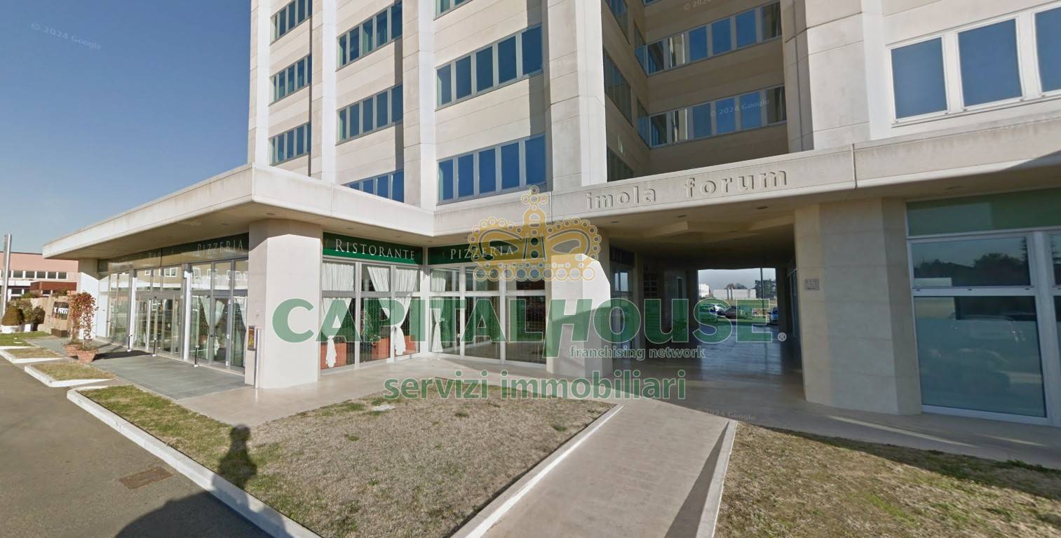 Commerciale in vendita a Imola